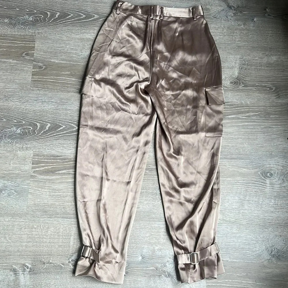 Aritzia Babaton Refined Satin Cargo Pant - Picture 3 of 15